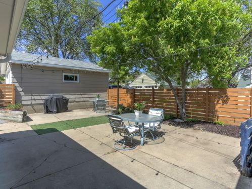 4940 Cedar Ave, Minneapolis MN  55417-1237 exterior