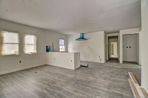 10 Irving St, Denver CO  80219-2034 exterior