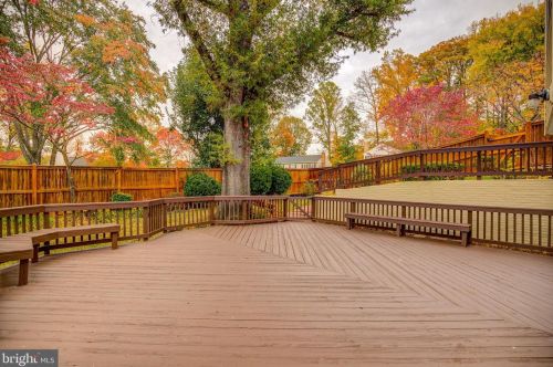 9000 Strattondale Ct, Springfield VA  22015-3659 exterior