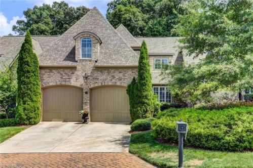 22 Creswell Ct, Greensboro, NC 27407-7894