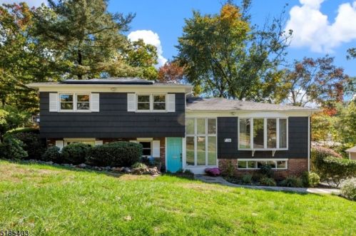 14 Korwel Cir, Town Center, NJ 07052-1208