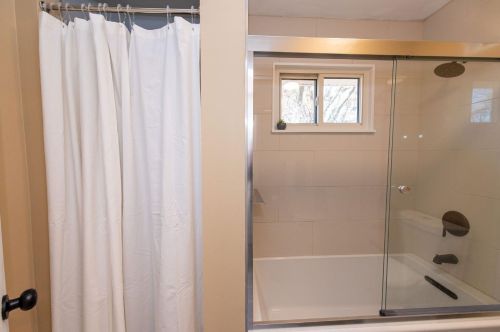 4306 Eaglepoint Ct, Cincinnati OH  45238-6109 exterior