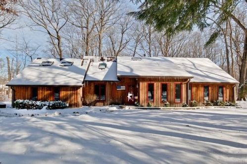 14663 Mayland Villa Rd, Half Day, IL 60069-2104