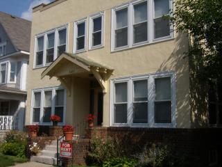 3221 Hennepin Ave, Minneapolis MN  55408-3448 exterior