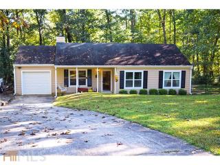 3595 Stoney Brook Cir, Loganville, GA 30052-2801