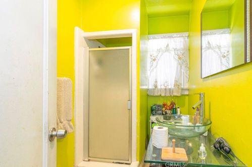 913 Maple St, Glendale CA  91205-1828 exterior