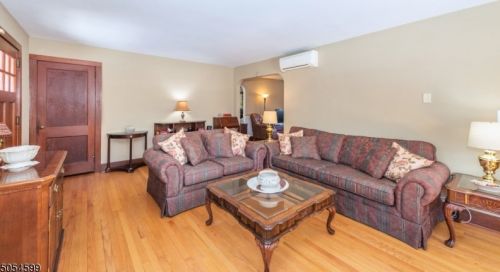 727 Old Chester Gladstone Rd, Chester, NJ 07930-2445