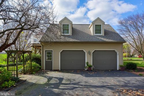 2078 Jarvis Rd, Lancaster PA  17601-6026 exterior