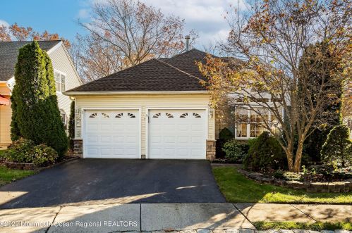 51 Isabella Dr, Lakehurst, NJ 08759-6042