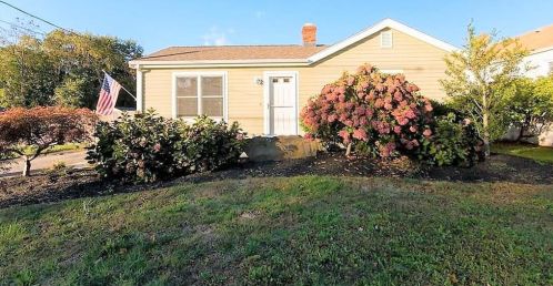36 Randolph Ave, Tiverton, RI 02878-1528