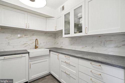 2008 Green St, Philadelphia PA  19130-3209 exterior