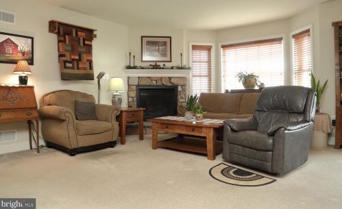 132 Eagle Dr, Ephrata PA  17522-8769 exterior