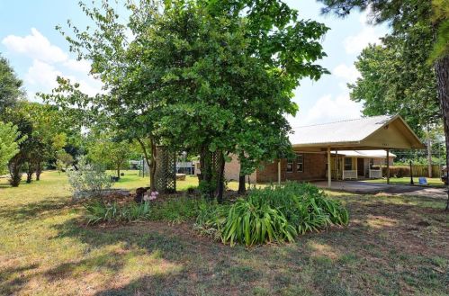 6417 Rendon New Hope Rd, Fort Worth, TX 76140-8323