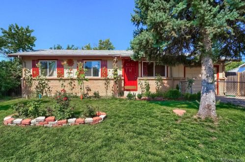 841 Worchester St, Denver, CO 80012-3556