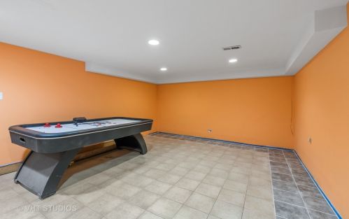 3155 Deerfield Rd, Bannockburn IL  60015-3768 exterior