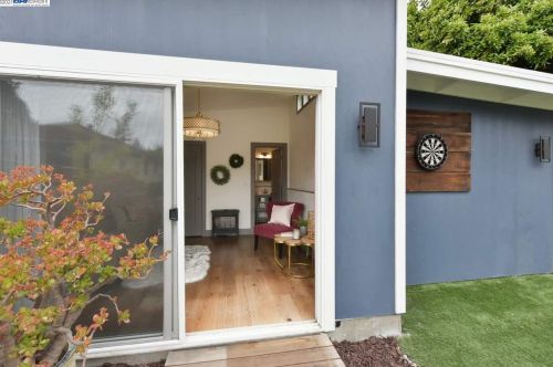 220 Stoakes Ave, San Leandro CA 94577-1734 exterior