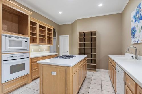 15720 Kuykendahl Ct, Conroe TX  77384-3560 exterior