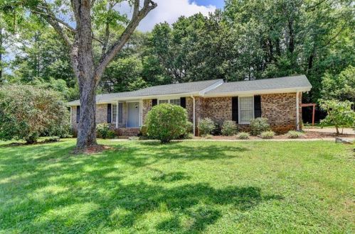 2521 Country Club Dr, Conyers, GA 30013-4960
