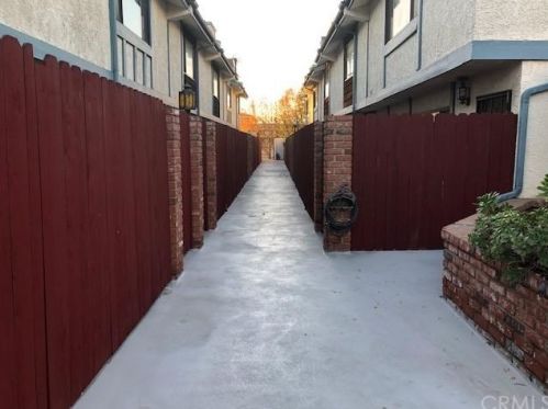 4229 Rosecrans Ave, Hawthorne CA  90250-7275 exterior