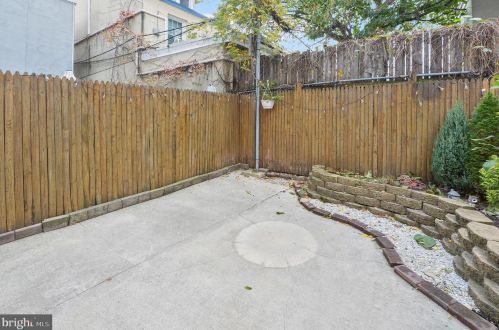 1306 4 St, Philadelphia PA 19140-5652 exterior