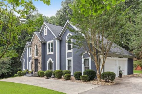 705 River Forest Dr, Marietta, GA 30068-4523