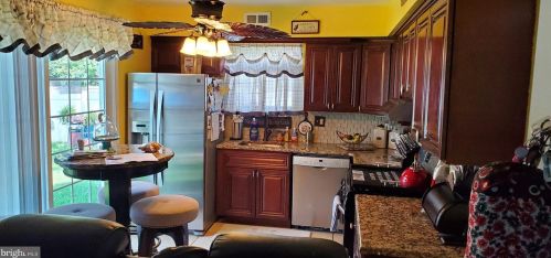 15 Chapel Cir, Erial, NJ 08081-3904