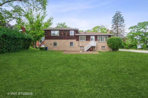 821 Castlewood Ln, Bannockburn IL  60015-2605 exterior