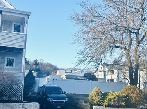 16 14th St, Paterson, NJ 07506-3706