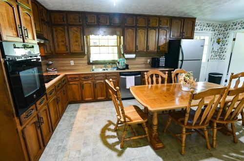 1848 Christian Cir, Conyers GA  30013-3022 exterior