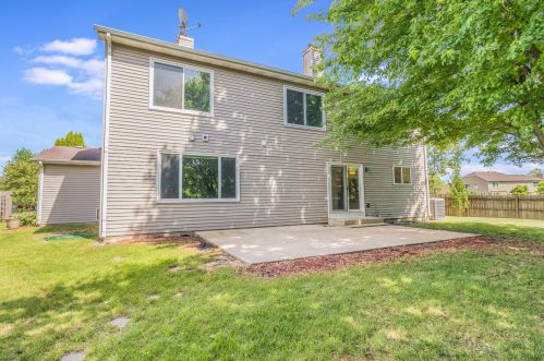 807 Livingston Ct, Naperville IL  60540-1945 exterior