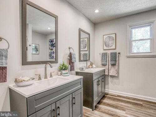 2324 Chestnut Hill Rd, Harpers Ferry WV  25425-5140 exterior