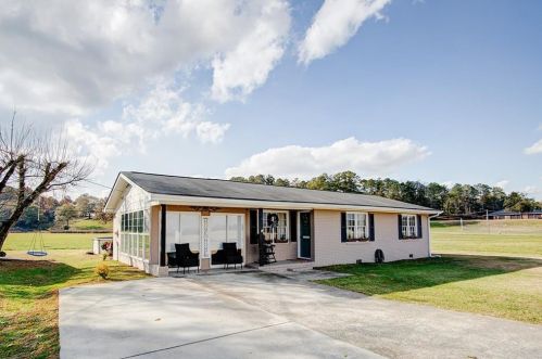 93 Euharlee St, Taylorsville, GA 30178-1716