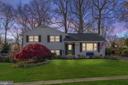5209 Light St, Springfield, VA 22151-2522