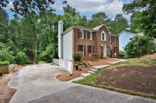 4014 Watkins Glen Dr, Holly Springs, GA 30189-5494