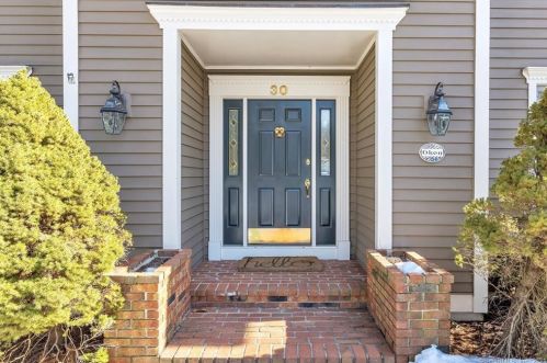 30 Wintergreen Rd, Upper Stepney, CT 06468-1061