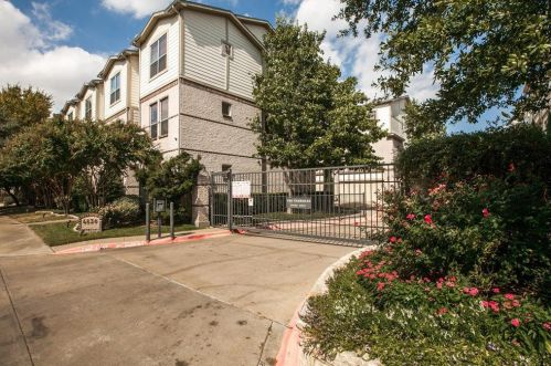 4830 Cedar Springs Rd, Dallas TX  75219-1366 exterior