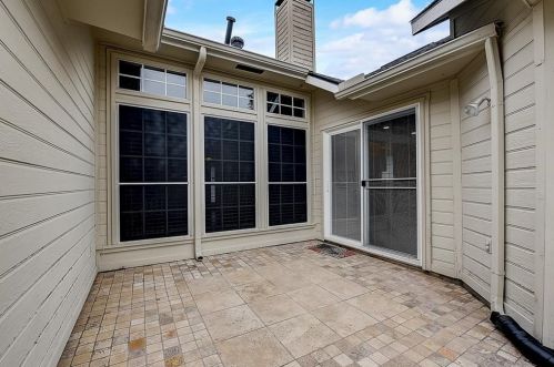 1422 Mapleview Dr, Carrollton TX 75007-6019 exterior