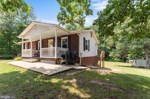6402 Quarters Rd, Woodford, VA 22580-2131