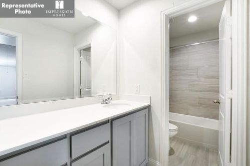 2425 Trickling Crk Dr, Garland TX 75041-2145 exterior