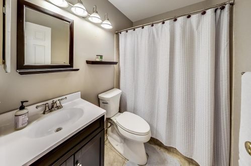 1045 Big Eagle Trl, Carol Stream IL  60188-9153 exterior