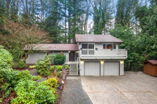 1950 Goode Pl, Bellevue, WA 98027-8512