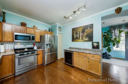 2298 Flagstone Ln, Carpentersville, IL 60110-1266