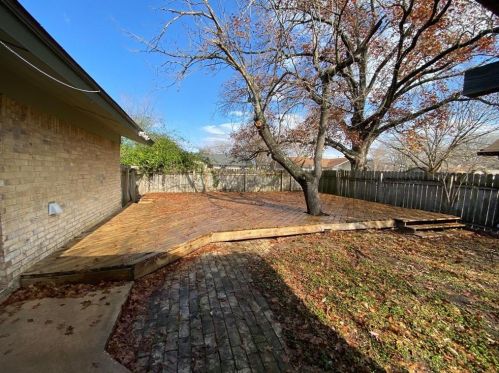 8709 Donna Gail Dr, Austin TX  78757-6955 exterior