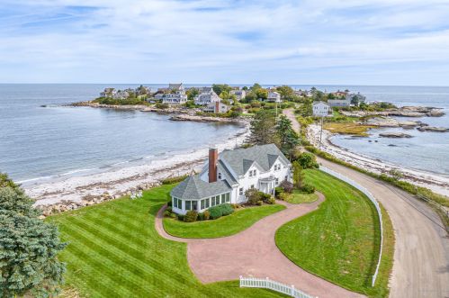 1 Sea Spray Dr, Biddeford, ME 04005-9204