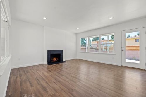 11609 Atkinson Ave, Hawthorne CA  90250-1827 exterior