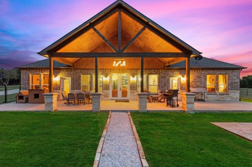 2151 Texas Plume Rd, Cedar Hill TX 75104-3602 exterior