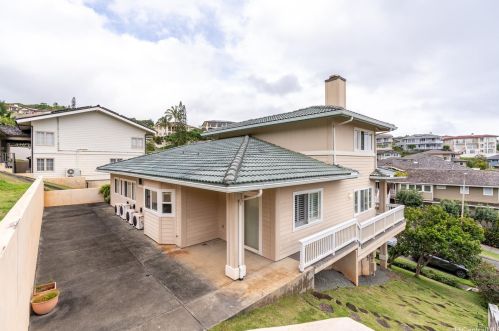 2130 Okoa St, Honolulu HI  96821-2644 exterior