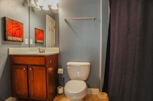 806 Low Fls Ct, Jefferson GA  30549-7943 exterior