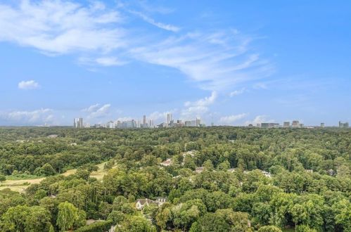 271 Hillside Dr, Atlanta GA  30342-3623 exterior
