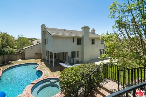 5445 Liverpool Ct, Calabasas, CA 91377-4743